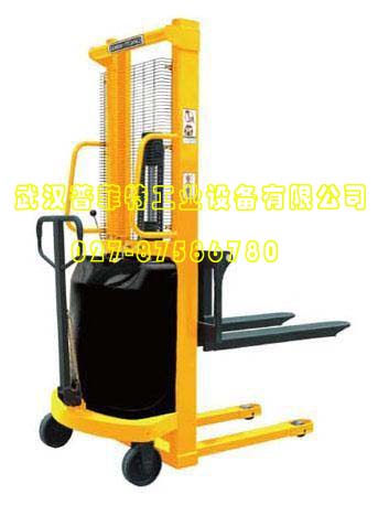 半电动平衡重堆高车